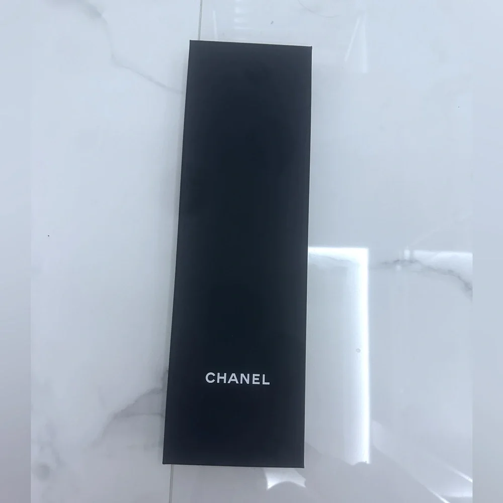 Authentic Chanel cashmere gloves !! One size! NWT - Picture 3 of 9